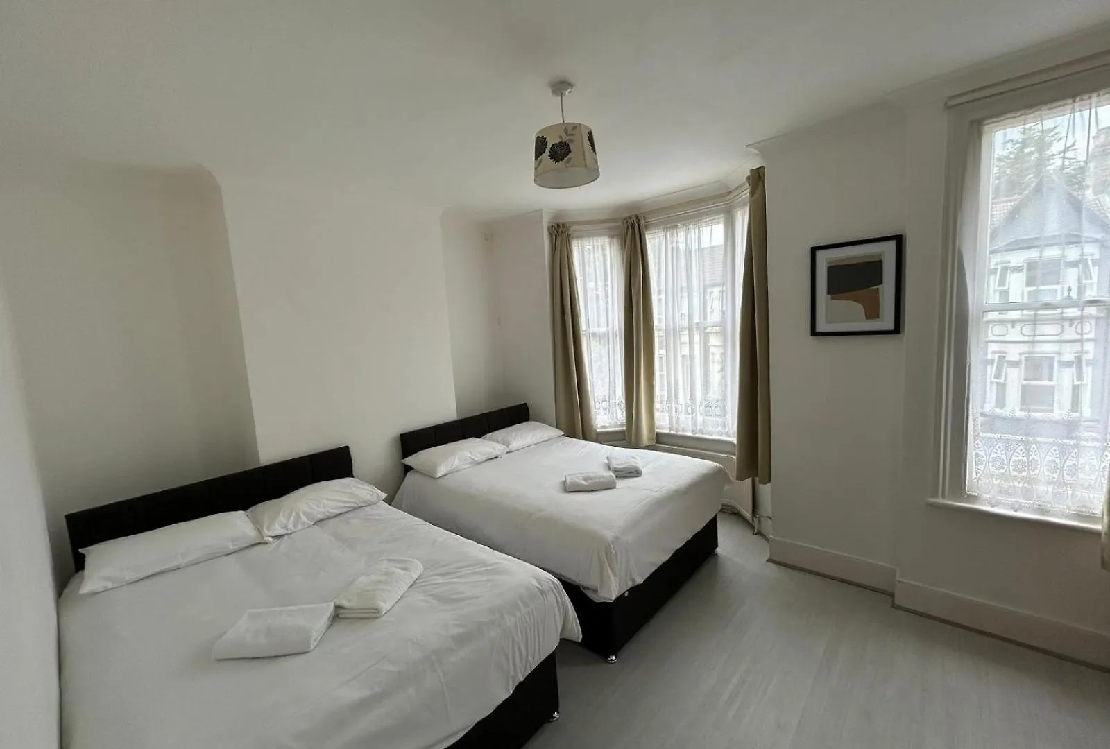 East London 2 Bedroom Flat 0*,