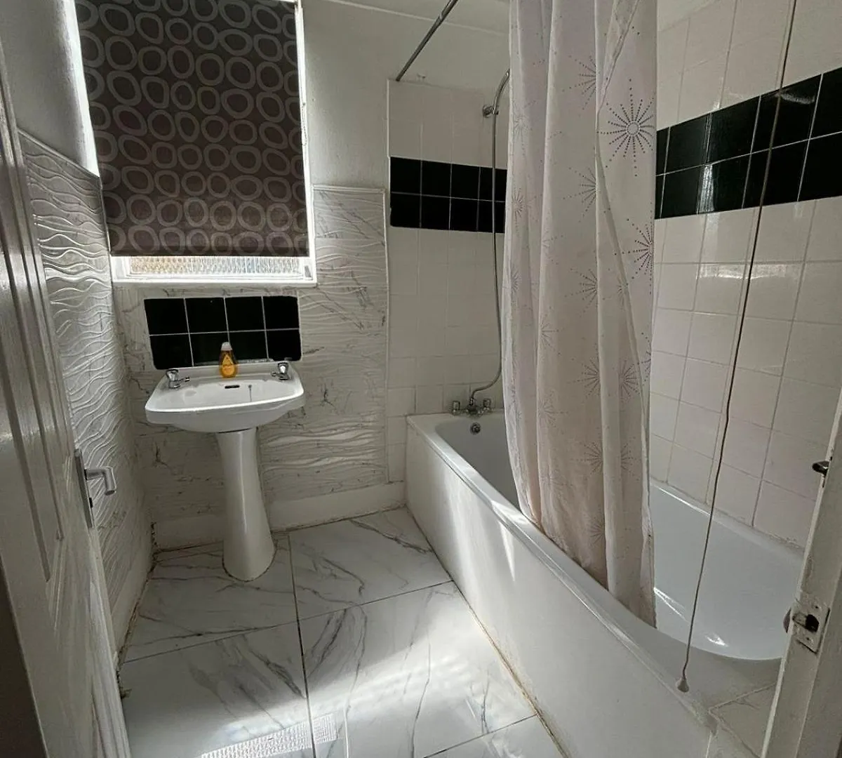 East London 2 Bedroom Flat 0*,